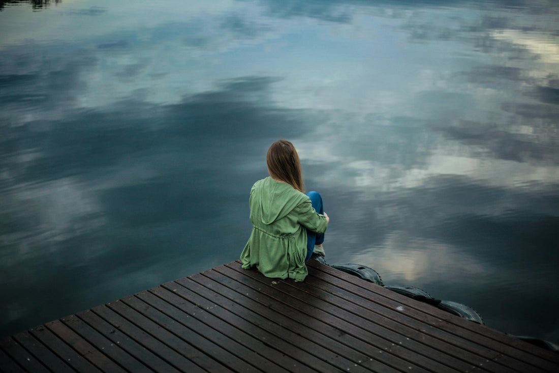 7 Best Essential Oils to Chill Out Anxiety (Because Life Is Hard Enough!)